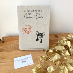 Un protège carnet de santé avec photo, animaux et coeurs